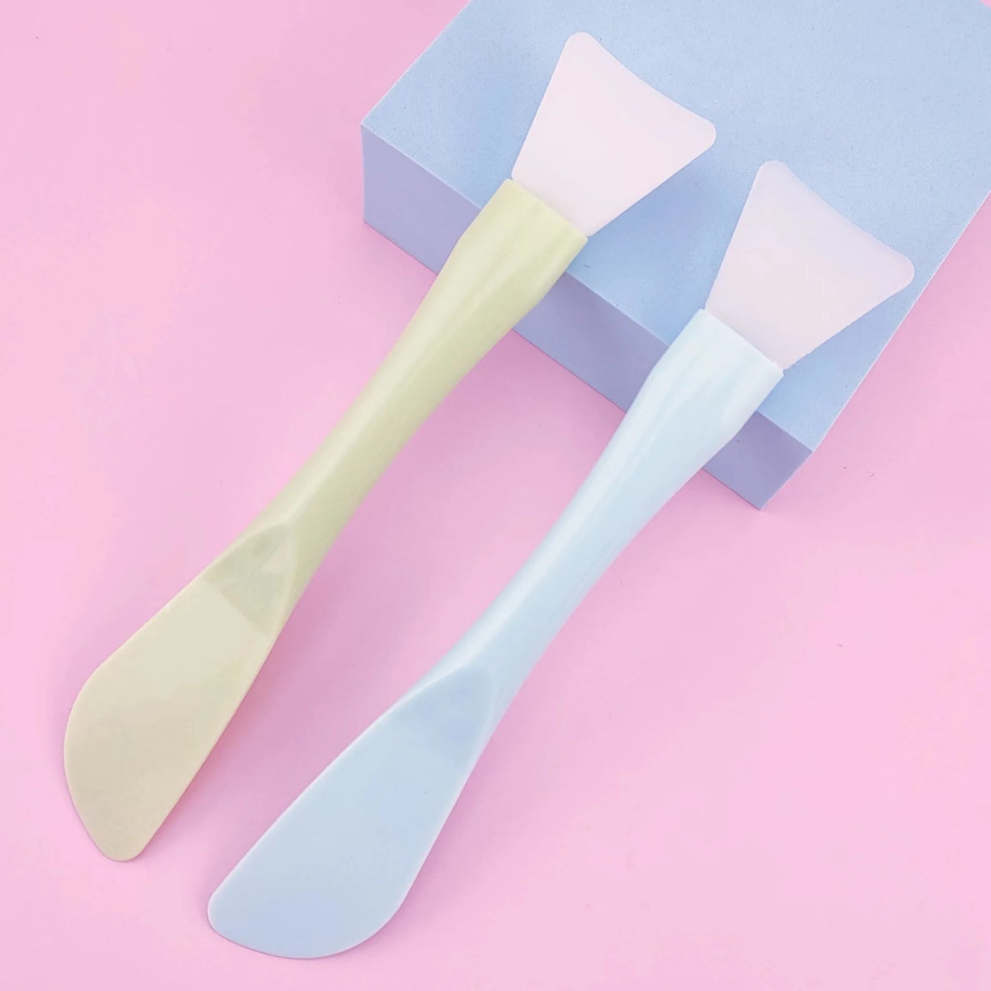 Brosse et grattoir pour le visage en silicone