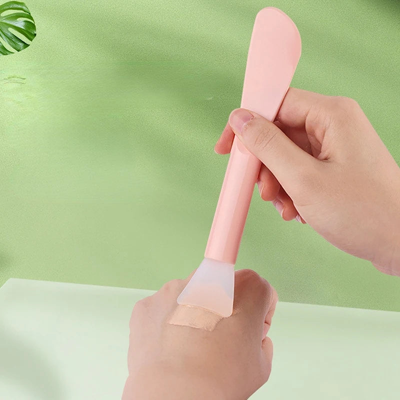 Brosse et grattoir pour le visage en silicone