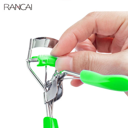 eyelash curler with comb